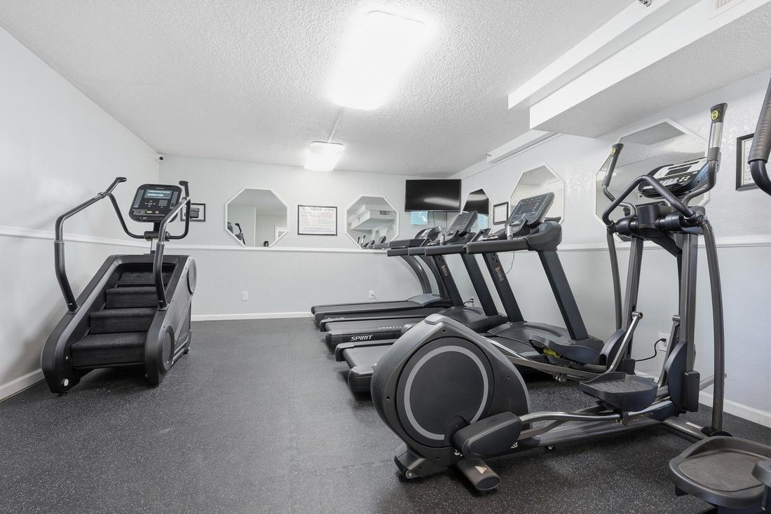 Cardio equipment in the Summit fitness room